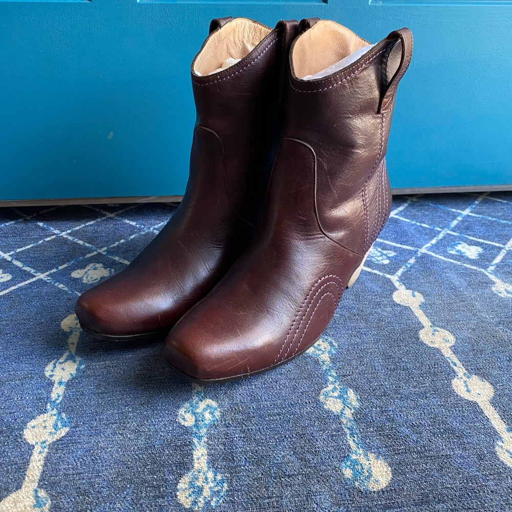 John Fluevog  GetUps Dawson City Dark Brown Ankle Boots
